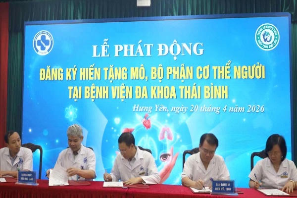 Đông đảo cán bộ, nhân viên y tế đăng ký hiến mô, tạng, tại Hưng Yên