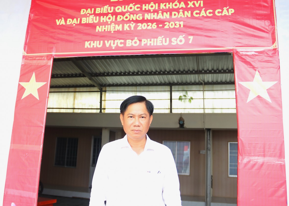 Thứ trưởng Bộ Tư pháp Phan Chí Hiếu tiếp xúc, lắng nghe kiến nghị của cử tri Sông Đốc