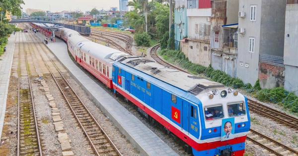 Ngành Đường sắt bắt đầu mở bán 300.000 vé tàu Tết Nguyên Đán Đinh Mùi