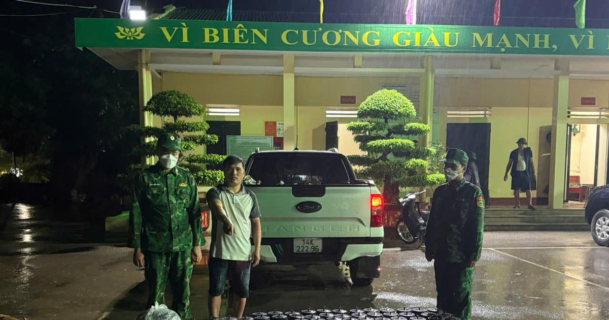 BĐBP Quảng Ninh bắt giữ ô tô chở 200 bình khí cười ở Hoành Mô