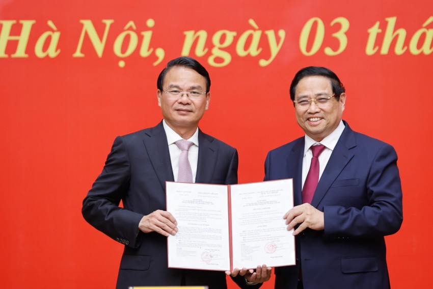 Thủ tướng Chính phủ trao các Quyết định bổ nhiệm Phó Bí thư Đảng ủy Chính phủ và lãnh đạo 4 bộ, cơ quan ngang Bộ Thủ tướng Chính phủ trao các Quyết định bổ nhiệm Phó Bí thư Đảng ủy Chính phủ và lãnh đạo 4 bộ, cơ quan ngang Bộ