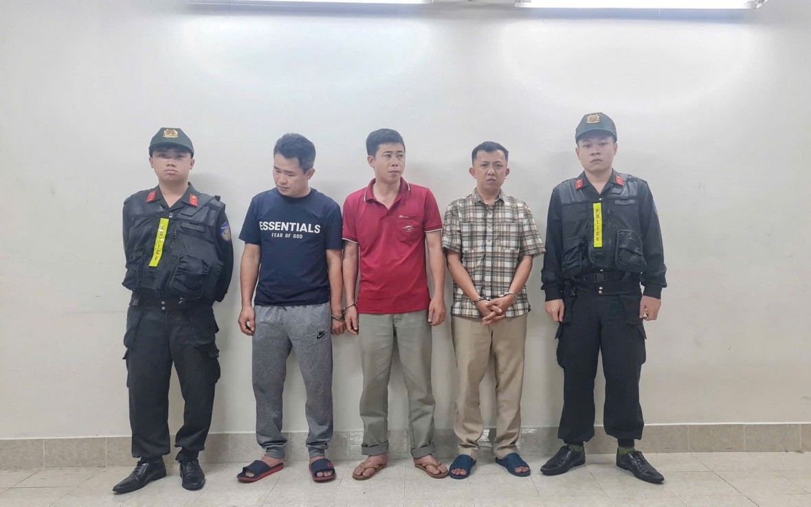 Công an TP HCM triệt xóa đường dây mua bán, tàng trữ vũ khí quân dụng quy mô lớn Công an TP HCM triệt xóa đường dây mua bán, tàng trữ vũ khí quân dụng quy mô lớn