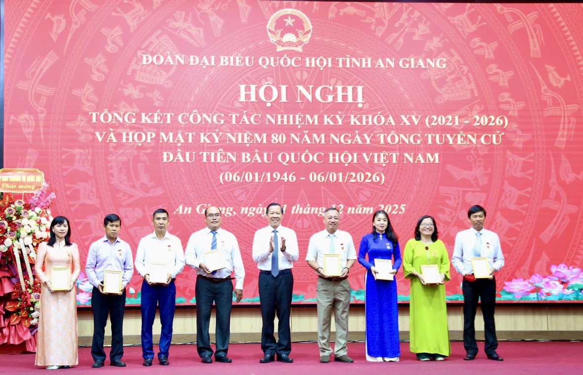 An Giang tổ chức họp mặt kỷ niệm 80 năm Ngày Tổng tuyển cử và tổng kết nhiệm kỳ Quốc hội khóa XV An Giang tổ chức họp mặt kỷ niệm 80 năm Ngày Tổng tuyển cử và tổng kết nhiệm kỳ Quốc hội khóa XV