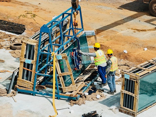 Kh&ocirc;ng kh&iacute; khẩn trương lan tỏa tại c&aacute;c dự &aacute;n th&agrave;nh phần 4, lực lượng lớn c&ocirc;ng nh&acirc;n thi c&ocirc;ng xuy&ecirc;n lễ.