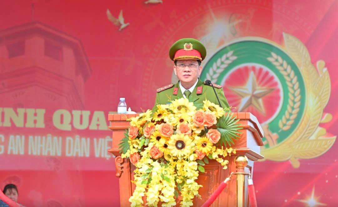 Đại tá Trần Đình Đức, Phó Tư lệnh CSCĐ (Bộ Công an) phát biểu giao nhiệm vụ. Đại tá Trần Đình Đức, Phó Tư lệnh CSCĐ (Bộ Công an) phát biểu giao nhiệm vụ.