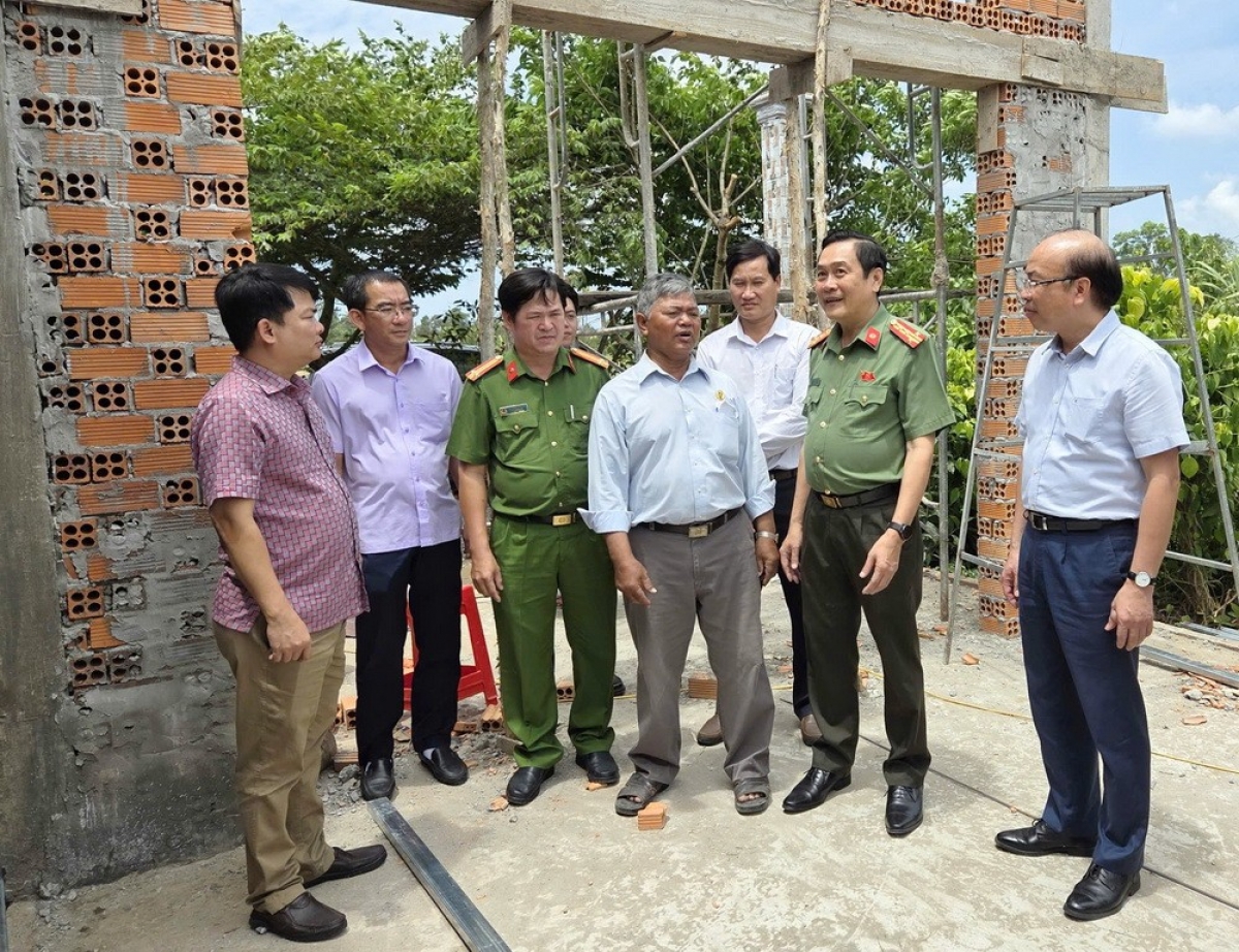 Công an Cà Mau chung tay xây dựng mái ấm nghĩa tình nơi địa đầu cực Nam Tổ quốc