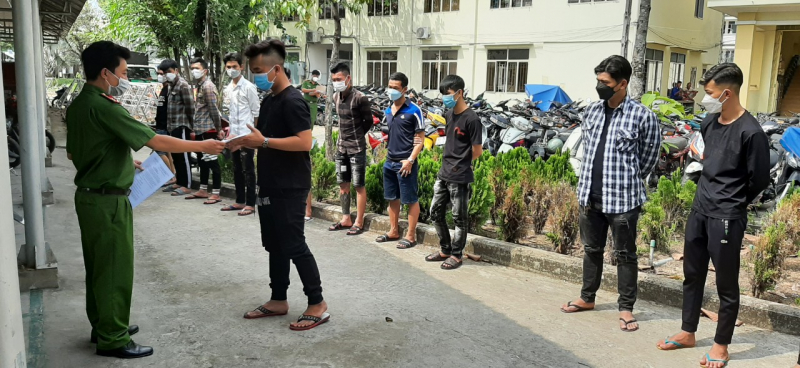 triển khai quyết định xử phạt vi phạm hành chính cho các đối tượng. ảnh trọng tín.jpg -0