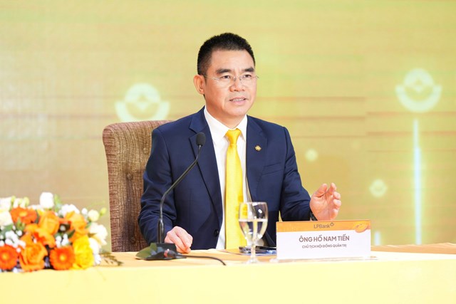 LPBank (LPB): Nới room ngoại lên 30%, tìm kiếm đối tác chiến lược và kiện toàn nhân sự cấp cao - Ảnh 1