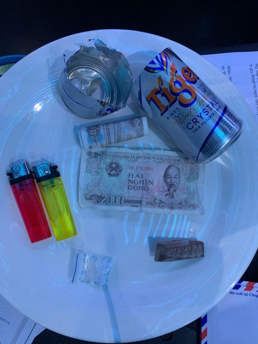 Phú Thọ: Phát hiện nhóm “nam thanh, nữ tú” rủ nhau vào quán karaoke sử dụng ma túy