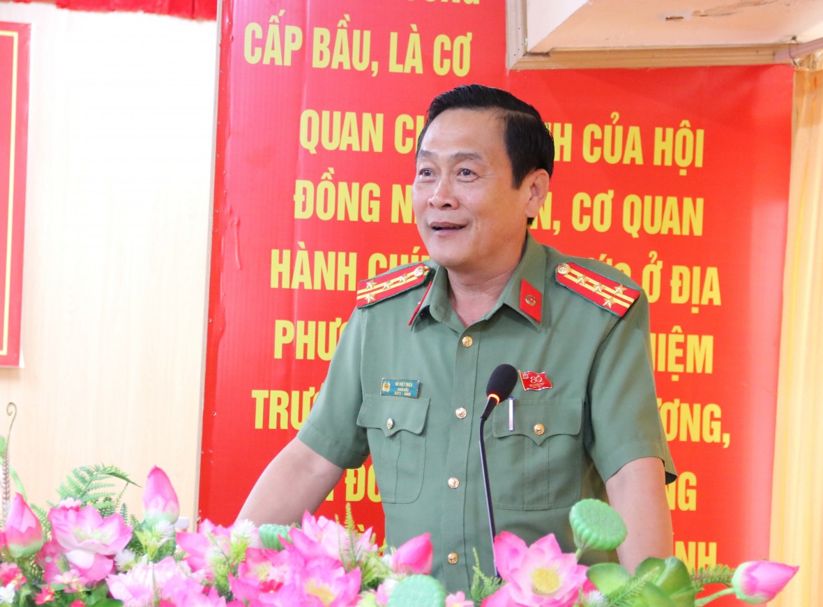 Thứ trưởng Bộ Tư pháp Phan Chí Hiếu tiếp xúc, lắng nghe kiến nghị của cử tri Sông Đốc Thứ trưởng Bộ Tư pháp Phan Chí Hiếu tiếp xúc, lắng nghe kiến nghị của cử tri Sông Đốc