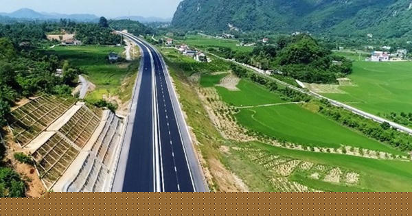 Đề xuất bổ sung hơn 8.100 tỷ đồng mở rộng cao tốc Hòa Bình - Mộc Châu lên 4 làn xe