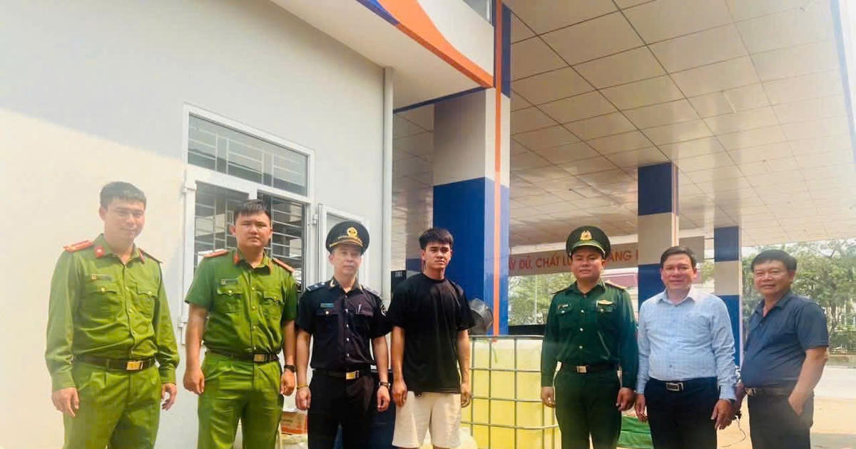 Ngăn dòng xăng dầu 