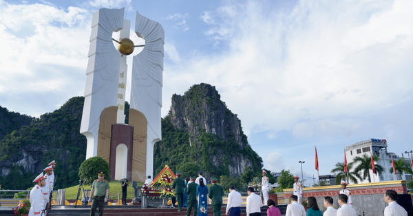 Quảng Ninh dâng hương tưởng niệm các Anh hùng liệt sĩ và Tượng đài Vũ Văn Hiếu