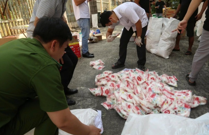 Triệt phá đường dây sản xuất, tiêu thụ nước mắm, bột nêm, bột ngọt giả quy mô lớn