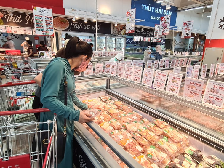 Đa dạng hình thức phân phối, thị trường hàng hóa phía Nam dần ổn định Đa dạng hình thức phân phối, thị trường hàng hóa phía Nam dần ổn định