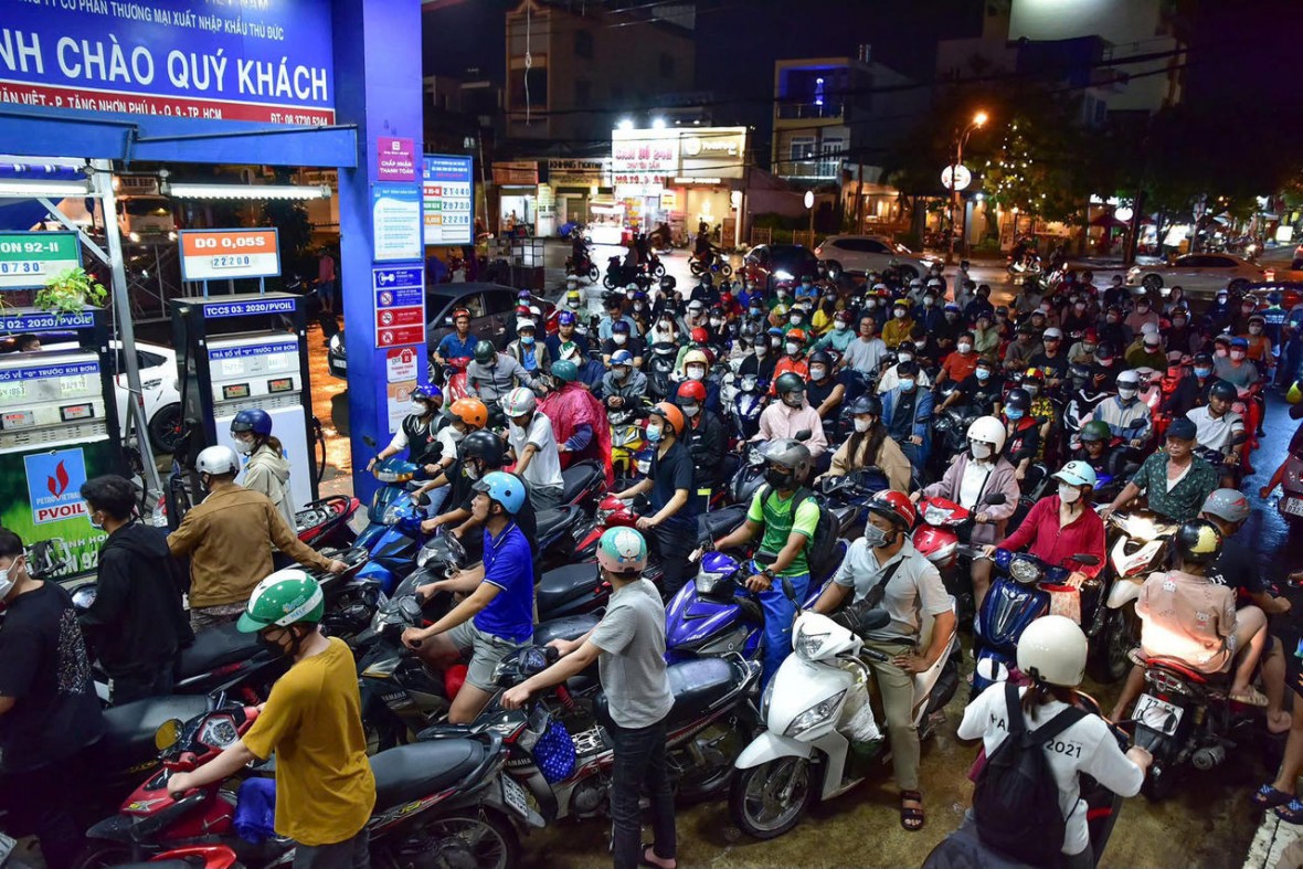 Bộ Công thương khuyến nghị người dân và doanh nghiệp chủ động thực hiện các biện pháp sử dụng xăng dầu tiết kiệm và hiệu quả. (Ảnh: Nguyễn Quyết) Bộ Công thương khuyến nghị người dân và doanh nghiệp chủ động thực hiện các biện pháp sử dụng xăng dầu tiết kiệm và hiệu quả. (Ảnh: Nguyễn Quyết)