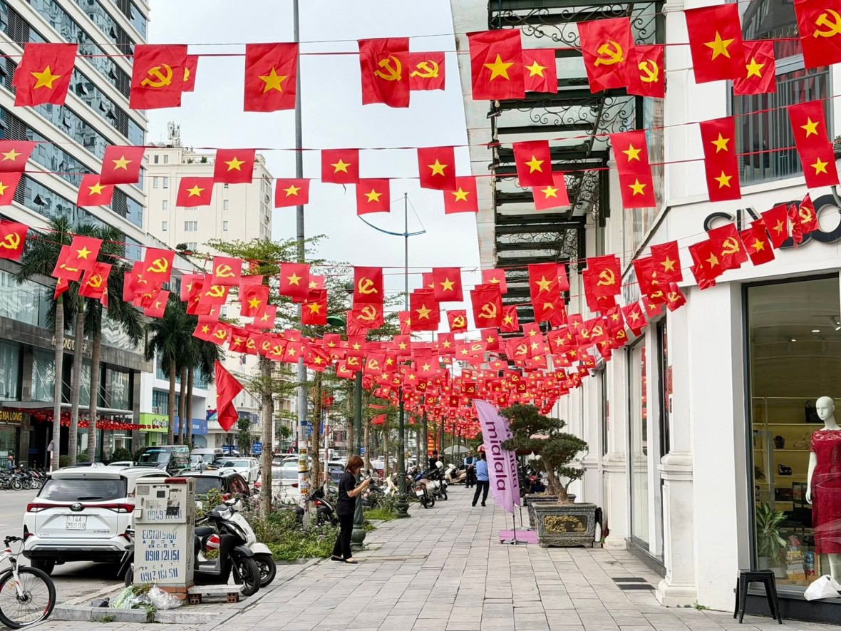 Quảng Ninh rực rỡ cờ hoa hướng về ngày bầu cử