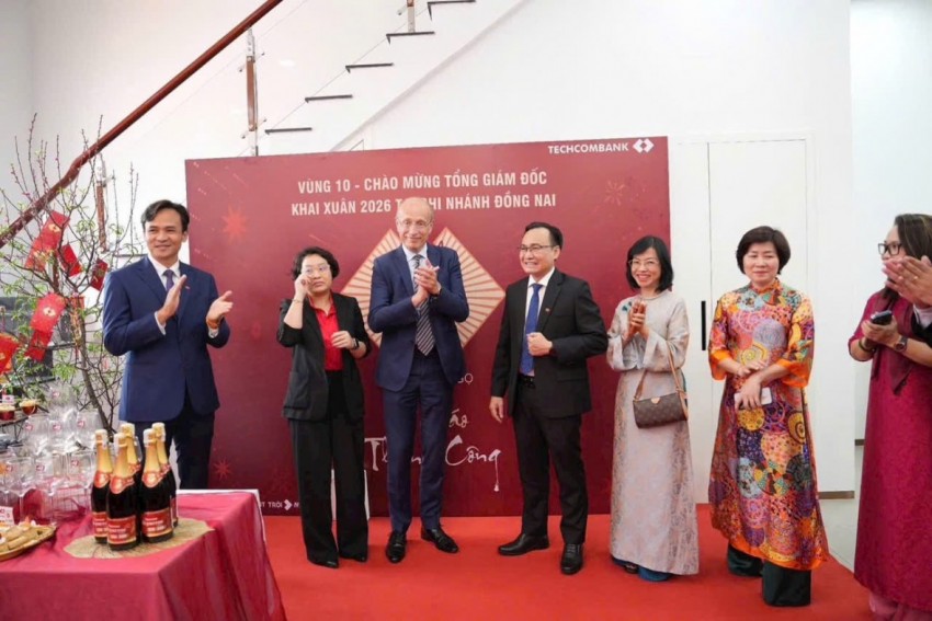 TECHCOMBANK Chi nhánh Đồng Nai vinh dự chào đón Tổng Giám đốc nhân dịp xuân Bính Ngọ năm 2026 TECHCOMBANK Chi nhánh Đồng Nai vinh dự chào đón Tổng Giám đốc nhân dịp xuân Bính Ngọ năm 2026