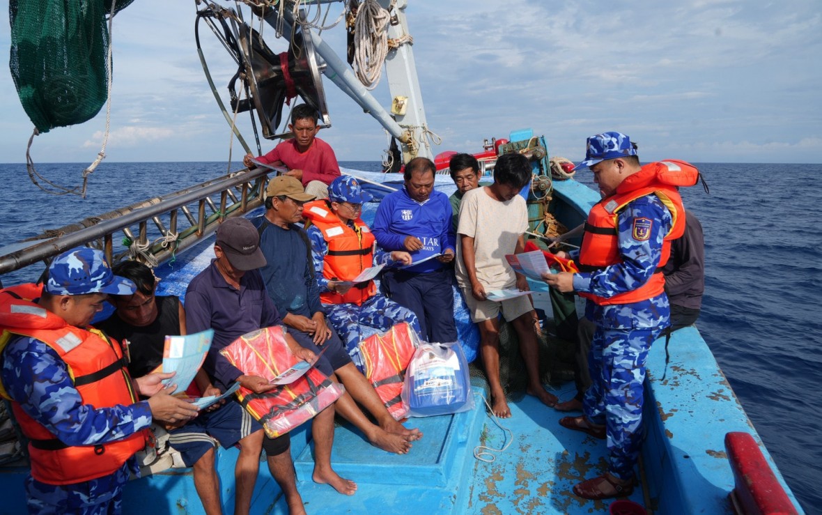 Giữ vững mùa Xuân nơi đầu sóng… Giữ vững mùa Xuân nơi đầu sóng…