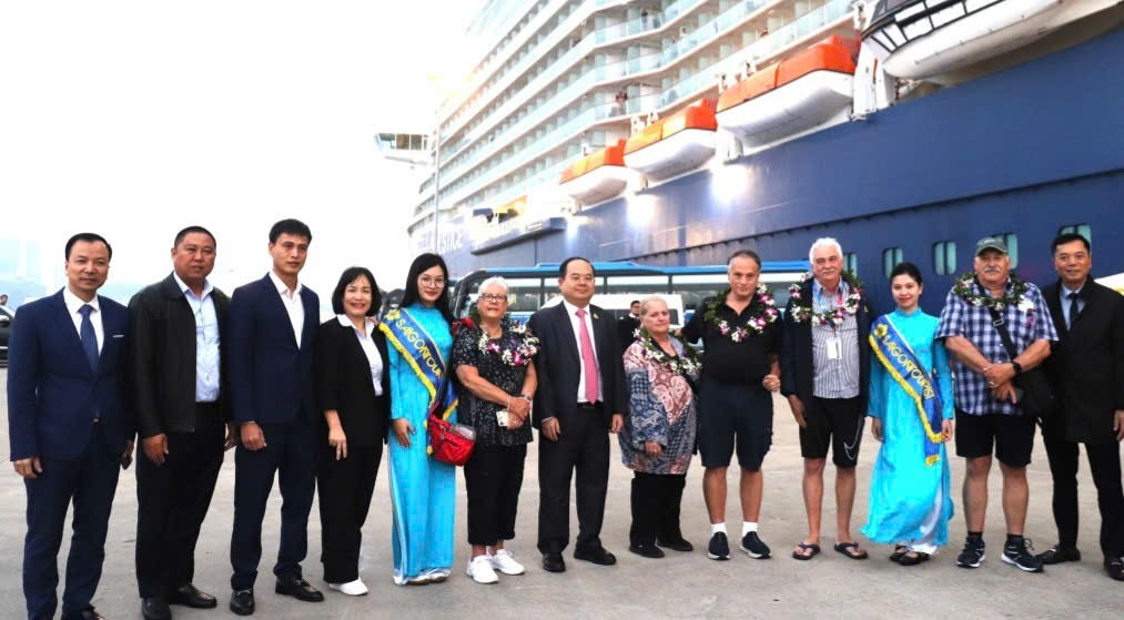 Quảng Ninh đón 380.000 lượt khách dịp Tết Dương lịch, thu gần 900 tỷ đồng