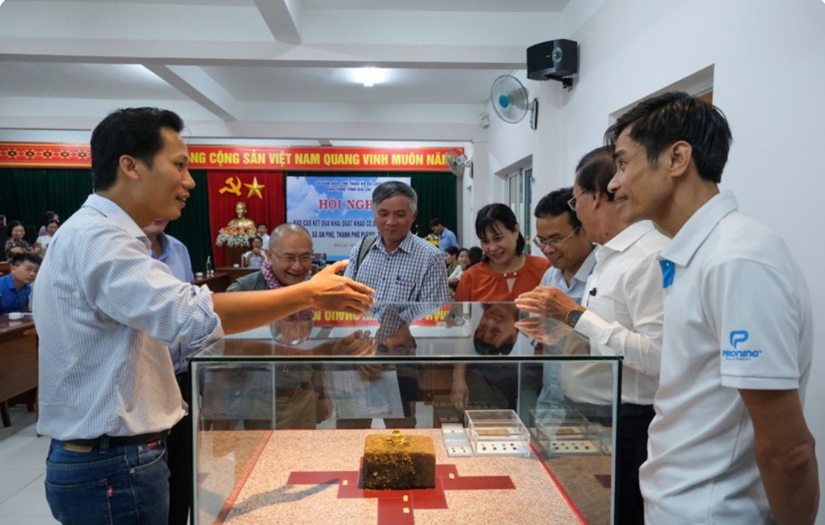 Đồ thờ bằng vàng tháp Chăm An Phú được công nhận bảo vật quốc gia Đồ thờ bằng vàng tháp Chăm An Phú được công nhận bảo vật quốc gia