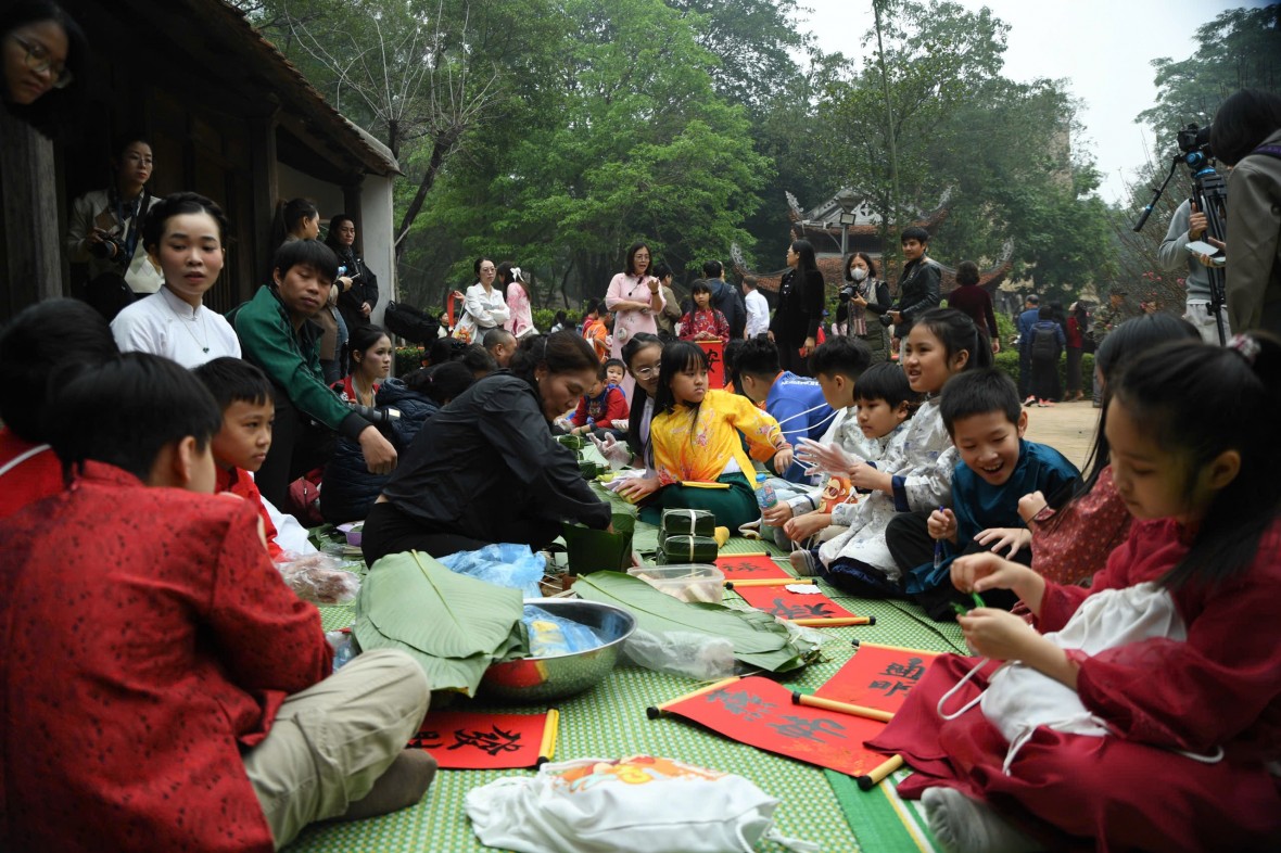 Lễ hội Xuân: Từ di sản truyền thống đến sản phẩm du lịch thông minh Lễ hội Xuân: Từ di sản truyền thống đến sản phẩm du lịch thông minh