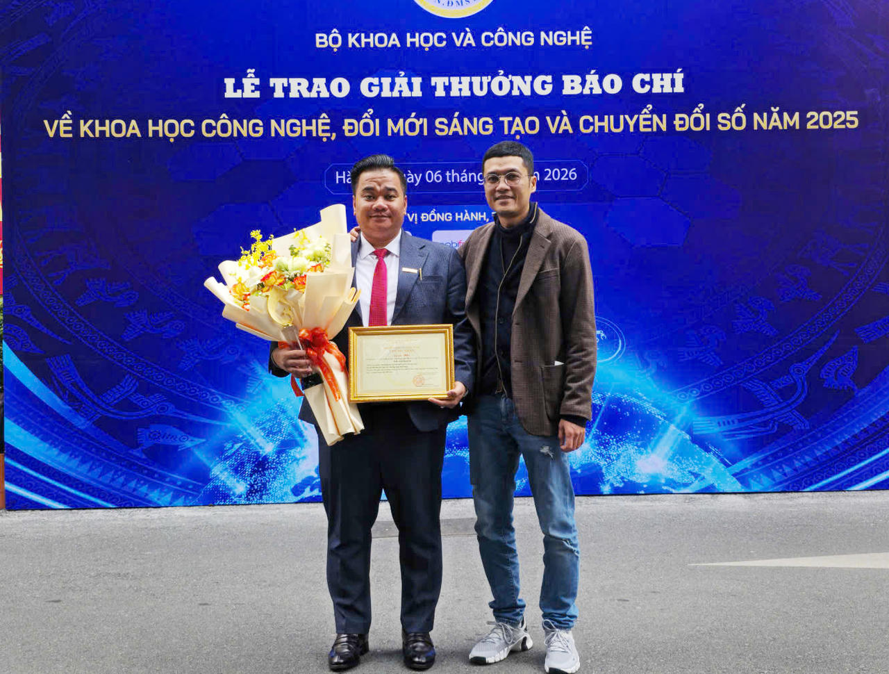 Báo Pháp luật Việt Nam nhận Giải Nhì Giải thưởng Báo chí về khoa học công nghệ, đổi mới sáng tạo và chuyển đổi số năm 2025