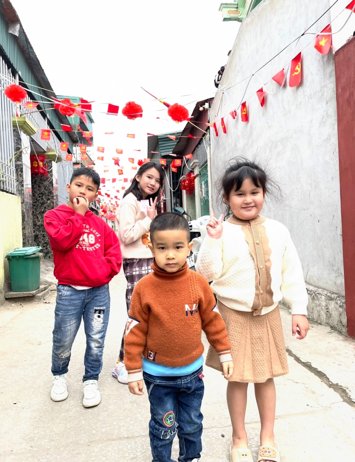 Tết về trong tiếng sóng Tết về trong tiếng sóng