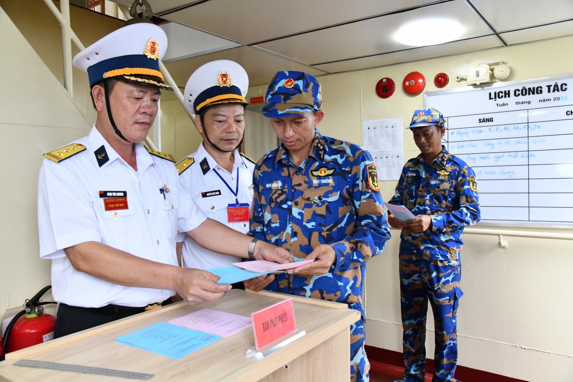 Lữ đoàn 127, Vùng 5 Hải quân tổ chức bầu cử sớm