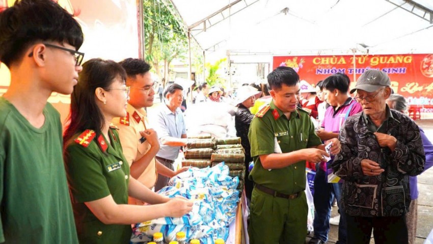 Lan toả yêu thương, gắn kết cộng đồng qua chương trình 