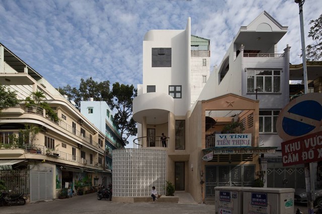 Từ ngôi nhà cổ thành quán cà phê 2 tầng, phần trên để ở - Ảnh 1