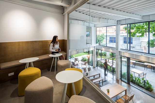 Tòa nhà văn phòng với 10 không gian làm việc khác nhau - Ảnh 9