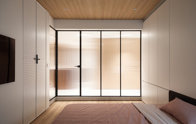 Căn hộ mặt tiền kính tràn cho người yêu âm nhạc - Ảnh 4 Căn hộ mặt tiền kính tràn cho người yêu âm nhạc - Ảnh 4