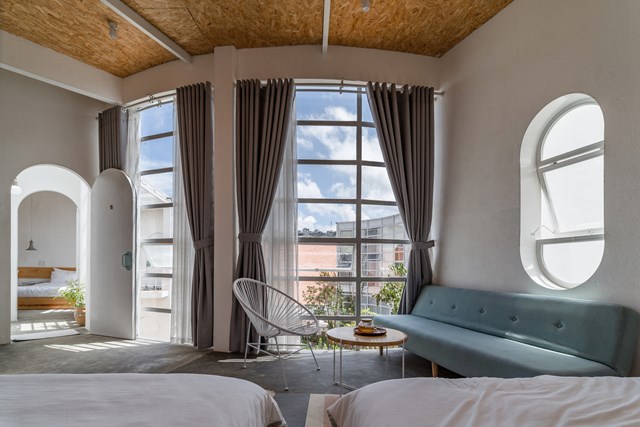 C&aacute;c căn ph&ograve;ng được chiếu s&aacute;ng rực rỡ, hướng nh&igrave;n rộng mở ra xung quanh. &nbsp;