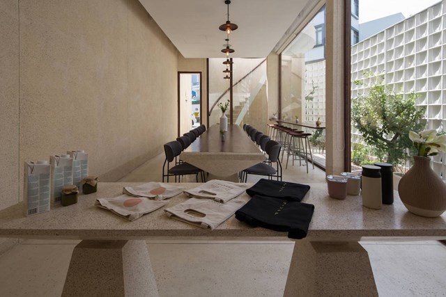 Từ ngôi nhà cổ thành quán cà phê 2 tầng, phần trên để ở - Ảnh 8