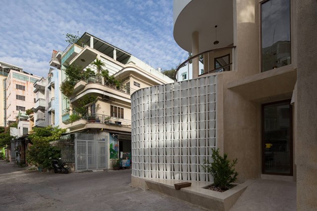 Từ ngôi nhà cổ thành quán cà phê 2 tầng, phần trên để ở - Ảnh 2