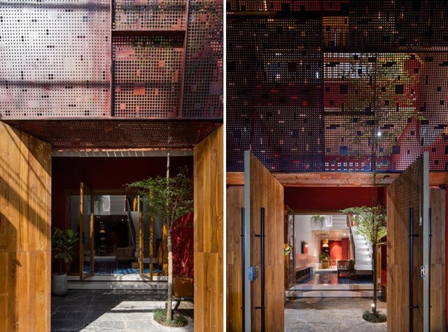 Món quà được cô gái đặc biệt tặng mẹ sau 30 năm sống trong căn nhà cũ - Ảnh 1