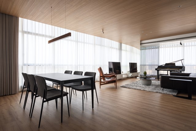 Căn hộ mặt tiền kính tràn cho người yêu âm nhạc - Ảnh 5 Căn hộ mặt tiền kính tràn cho người yêu âm nhạc - Ảnh 5