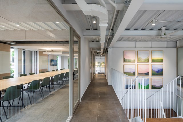 Tòa nhà văn phòng với 10 không gian làm việc khác nhau - Ảnh 7