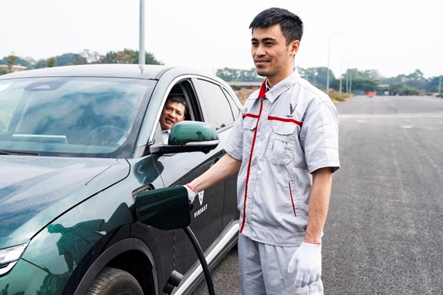 Cận cảnh dàn xe Sạc pin lưu động 'không có ngày nghỉ' của VinFast - Ảnh 5