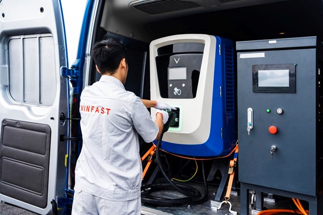 Cận cảnh dàn xe Sạc pin lưu động 'không có ngày nghỉ' của VinFast - Ảnh 3