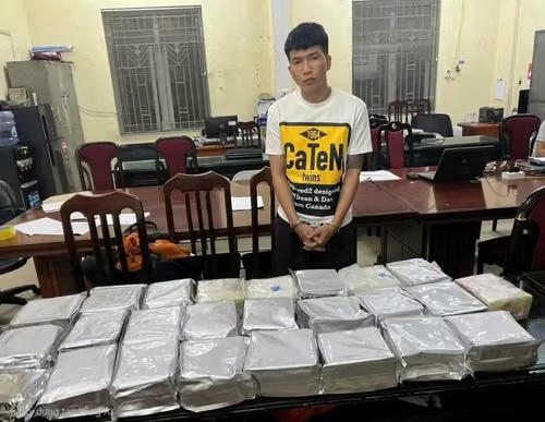 Triệt phá đường dây buôn hàng cấm xuyên quốc gia- bắt giữ 25kg ma tuý
