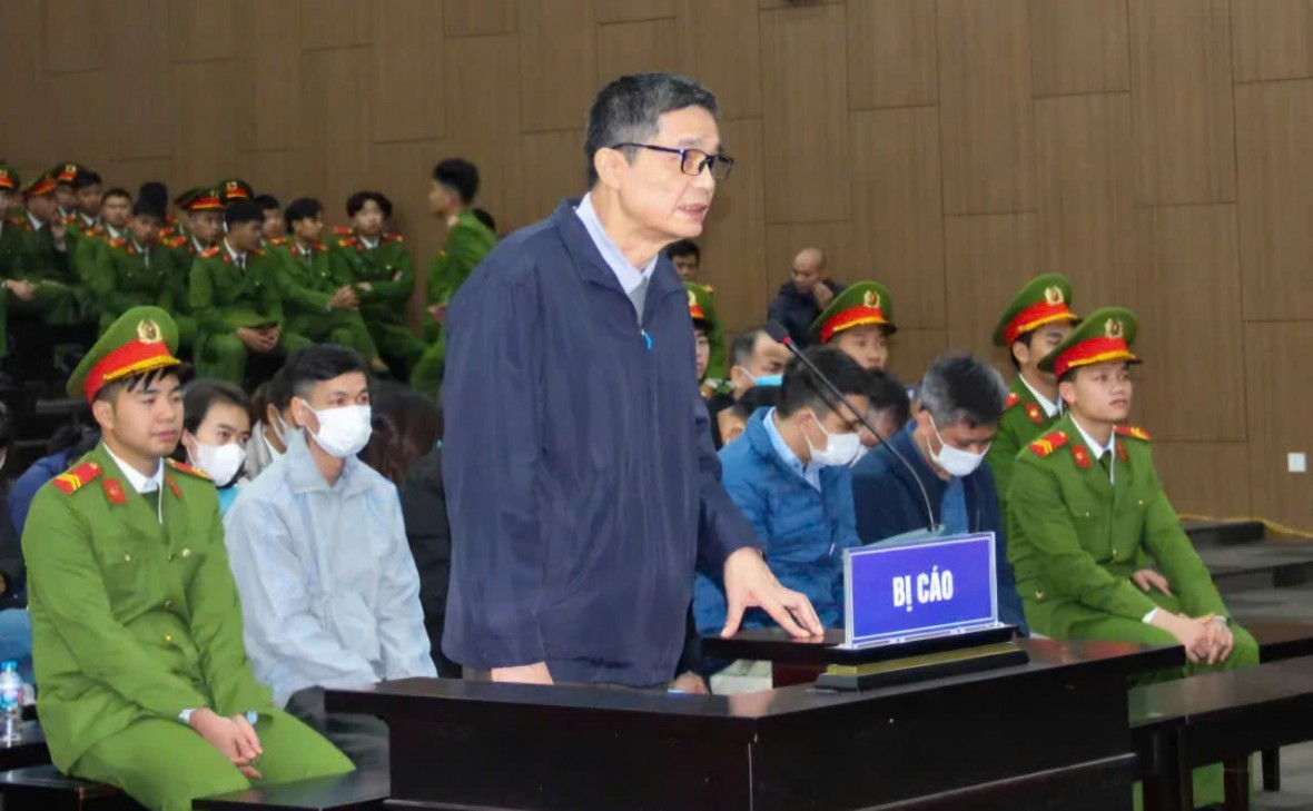 Cựu Cục trưởng An toàn thực phẩm Nguyễn Thanh Phong khai nhận hơn 43 tỷ đồng