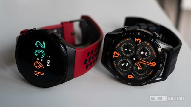 Huawei Watch GT 2e ch&iacute;nh h&atilde;ng giảm 500.000 đồng, c&ograve;n 2,5 triệu đồng. Thiết bị c&oacute; m&agrave;n h&igrave;nh 1,39 inch, độ ph&acirc;n giải 454x454 pixel, tấm nền AMOLED, mật độ điểm ảnh 326 ppi. Vi&ecirc;n pin 455 mAh tr&ecirc;n model n&agrave;y c&oacute; thể mang đến thời gian sử dụng khoảng 14 ng&agrave;y/lần sạc. B&ecirc;n cạnh c&aacute;c chế độ luyện tập, theo d&otilde;i nhịp tim, giấc ngủ, sản phẩm c&ograve;n được bổ sung t&iacute;nh năng theo d&otilde;i nồng độ oxy trong m&aacute;u (SpO2).&nbsp;