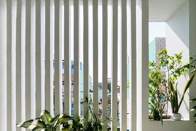 Th&ocirc;ng điệp quan trọng nhất m&agrave; kiến tr&uacute;c sư muốn gửi gắm qua ng&ocirc;i nh&agrave; l&agrave; sự h&agrave;i h&ograve;a giữa con người v&agrave; thi&ecirc;n nhi&ecirc;n, l&agrave; hạnh ph&uacute;c đời thường của mỗi th&agrave;nh vi&ecirc;n trong gia đ&igrave;nh.