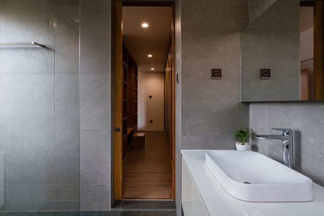 Với khu vực ph&ograve;ng tắm hiện đại. &nbsp;