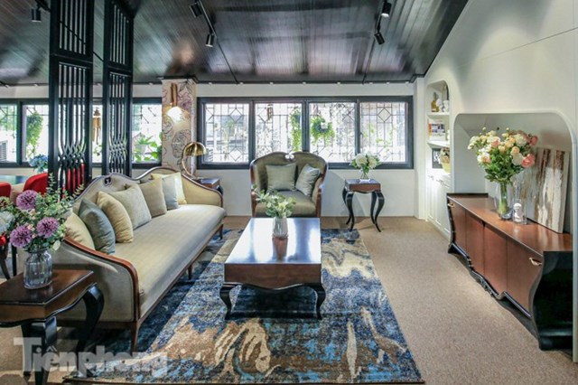 Kh&ocirc;ng gian b&ecirc;n trong được t&aacute;i hiện lại.