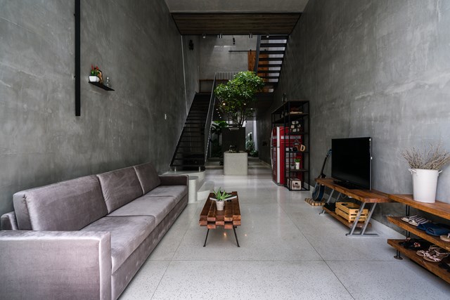 23o5Studio cũng bắt đầu thiết kế với tư duy mới v&agrave; cởi mở, ch&uacute; &yacute; đến c&aacute;c kh&ocirc;ng gian chung, rộng r&atilde;i hơn l&agrave; một căn bếp được ph&acirc;n chia r&otilde; r&agrave;ng bởi b&agrave;n ăn hoặc v&aacute;ch ngăn. &nbsp;