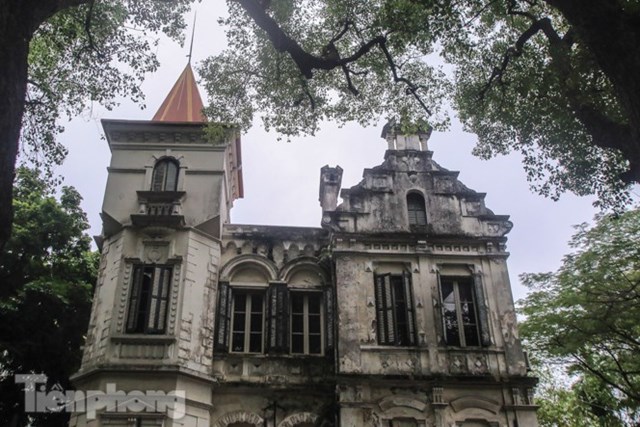 Hiện nay, căn biệt thự 51 Trần Hưng Đạo l&agrave; trụ sở của Li&ecirc;n hiệp c&aacute;c Hội Văn học Nghệ thuật Việt Nam