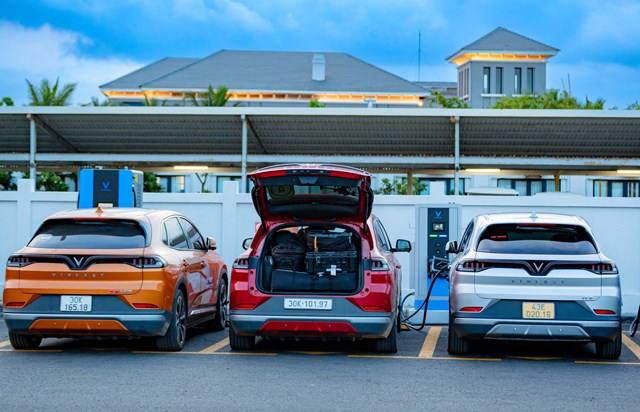 Hệ thống trạm sạc phủ khắp tỉnh th&agrave;nh của VinFast gi&uacute;p mỗi h&agrave;nh tr&igrave;nh của chủ xe trở n&ecirc;n thuận tiện, dễ d&agrave;ng. &nbsp;